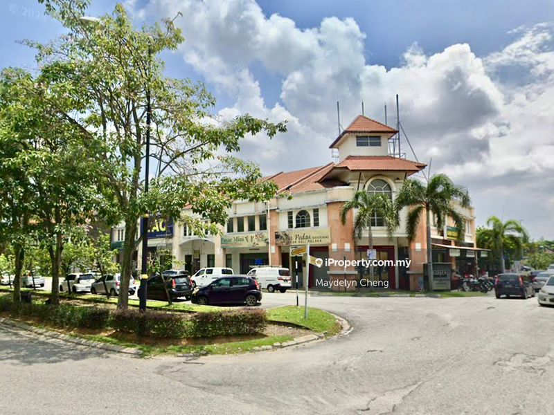 For Sale - 4.3% ROI 2-STOREY ENDLOT SHOP