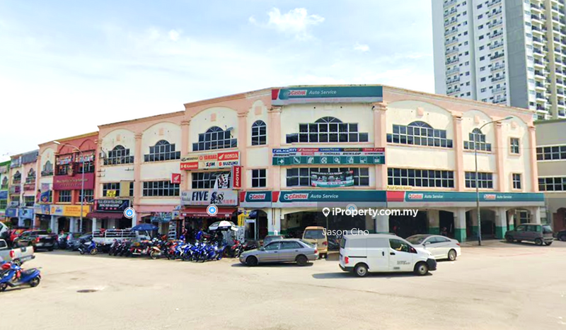 Kedai untuk Dijual di 3 STOREY WITH BIG LAND SIZE, FACING MAIN ROAD, Seri Kembangan oleh Jason Cho - iProperty.com.my