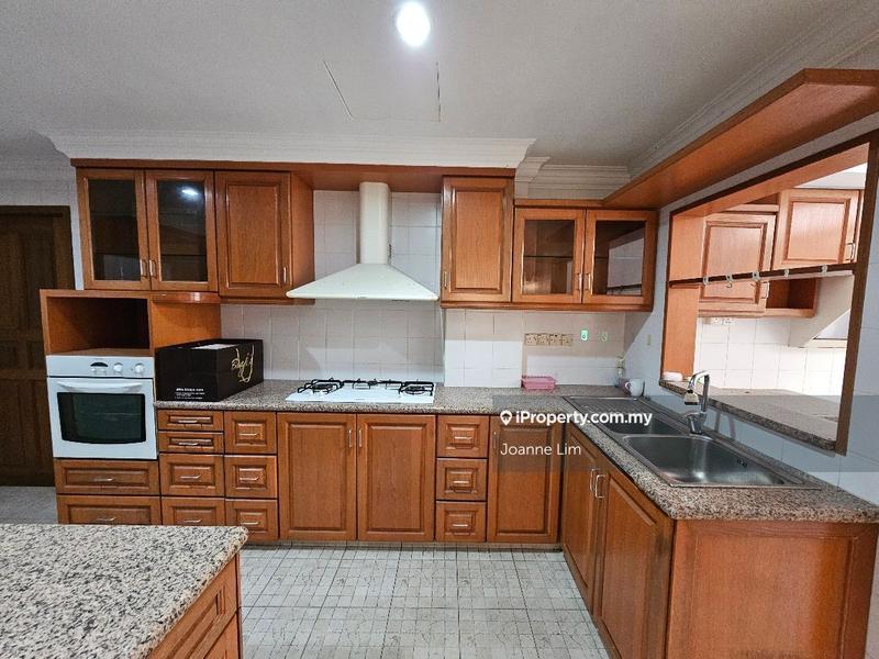 For Sale - Straits Court