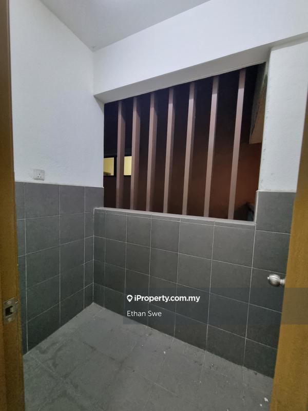 Kediaman Servis untuk Dijual di Putra One Residence oleh Ethan Swe - iProperty.com.my