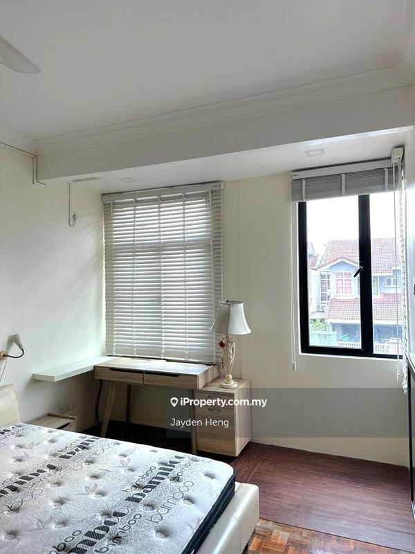 Rumah Berangkai 2 Tingkat untuk Dijual di Usj 22, Subang Jaya oleh Jayden Heng - iProperty.com.my