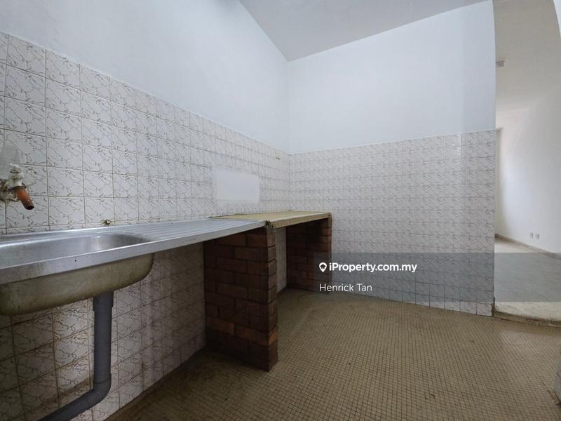 Flat for Sale in Pangsapuri SS8 Kelana Jaya by Henrick Tan - iProperty.com.my