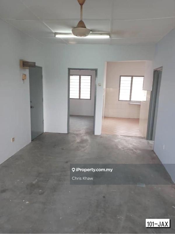 For Sale - Flat PKNS Section 7