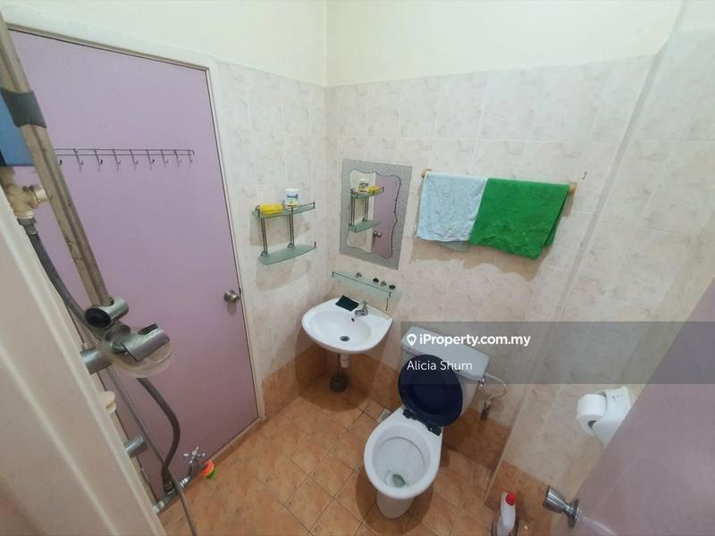 Rumah Teres untuk Dijual di Taman Bukit Jaya, Ulu Tiram oleh Alicia Shum - iProperty.com.my