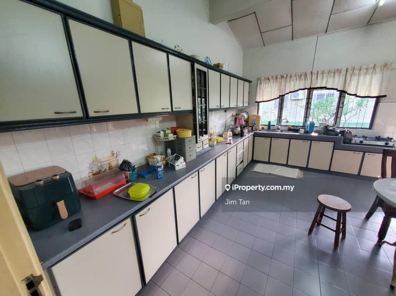 Bungalow House for Sale in Taman Sri Sentosa, Jalan Klang Lama (Old Klang Road) by Jim Tan - iProperty.com.my