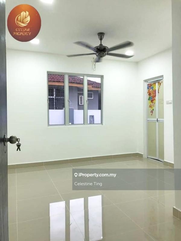 Rumah Berkembar untuk Dijual di [Renovated][40X80] Semi D, Bdr Rinching Semenyih, Semenyih oleh Celestine Ting - iProperty.com.my