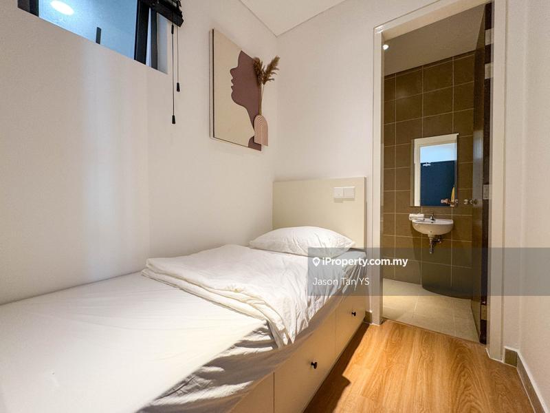 For Sale - D'Rapport