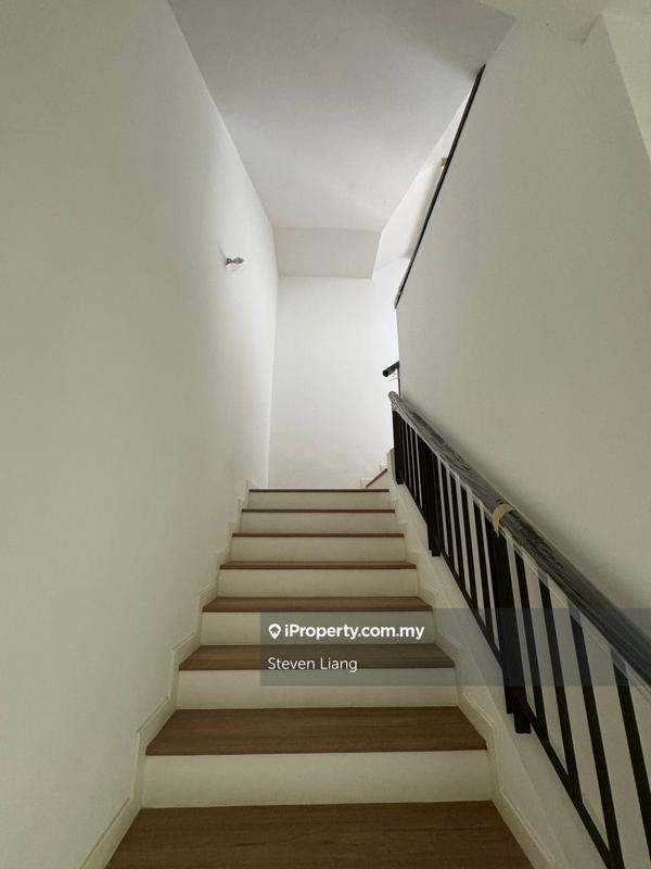 Rumah Berangkai 3 Tingkat untuk Dijual di Telok Panglima Garang, Selangor oleh Steven Liang - iProperty.com.my
