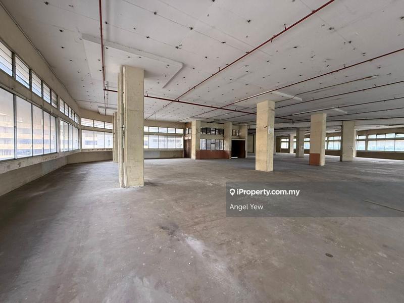 For Rent - Segambut warehouse with cargo lifts and dock levellers