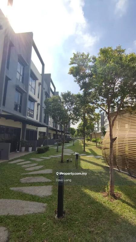 4-storey Terraced House for Sale in Taman Bukit Serdang, Seri Kembangan by Dave Liang - iProperty.com.my