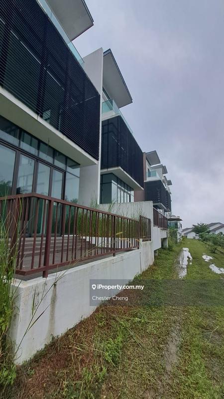 Semi-Detached House for Sale in Subang Jaya, Selangor by Chester Cheng - iProperty.com.my