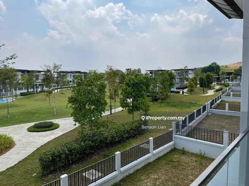 Rumah Berkembar untuk Dijual di Hampton Residences @ Bandar Seri Coalfields, Sungai Buloh oleh Benson Lian - iProperty.com.my