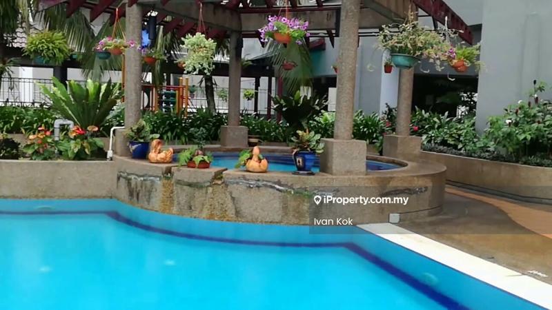 Kondominium untuk Dijual di Casa Damansara oleh Ivan Kok - Pool - iProperty.com.my
