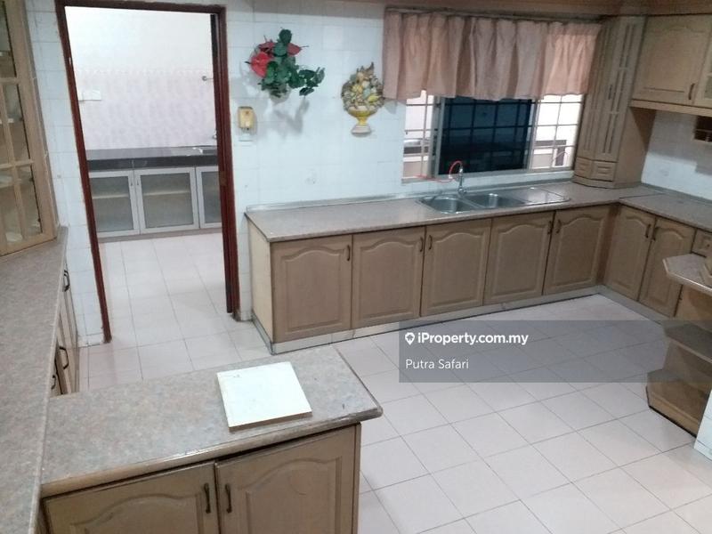 Rumah Berkembar untuk Dijual di Seksyen 9, Shah Alam oleh Putra Safari - iProperty.com.my