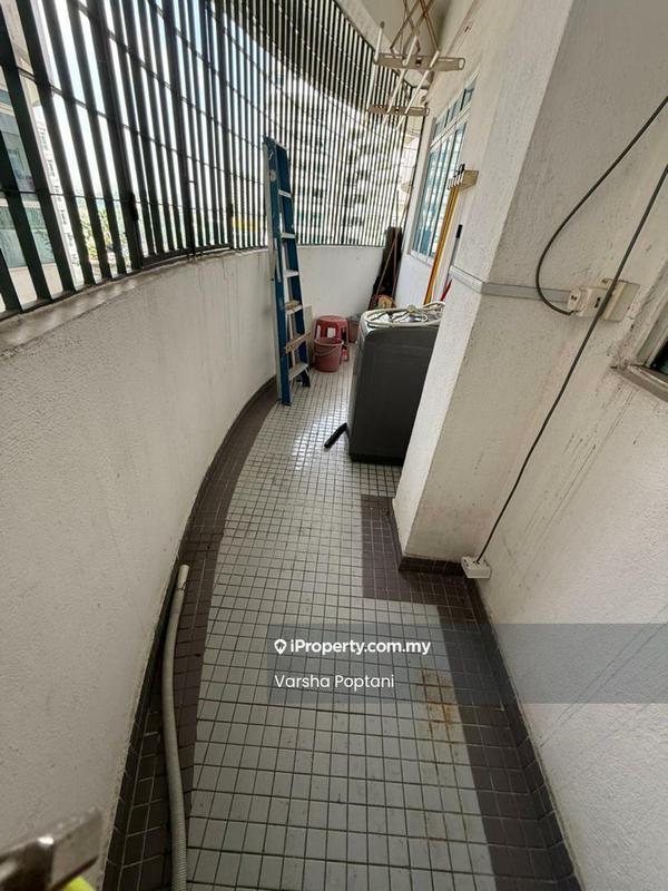 Kondominium untuk Disewa di Villa Scott oleh Varsha Poptani - Balcony - iProperty.com.my