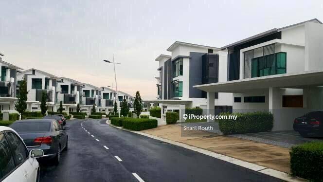 Banglo untuk Dijual di 3 Storey Bungalow Sejati Residence, Cyberjaya oleh Sharil Routh - iProperty.com.my