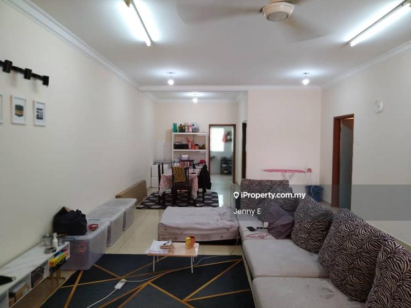 2-storey Terraced House for Sale in Taman Bukit Serdang, Seri Kembangan by Jenny E - Living Room - iProperty.com.my