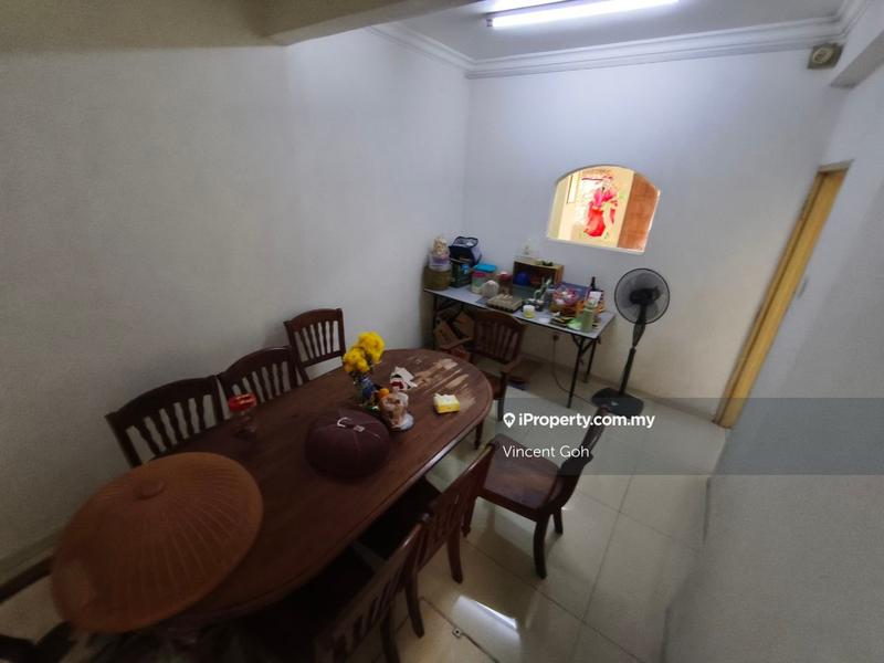 Rumah Berangkai 2.5 Tingkat untuk Dijual di Desa Latania, Shah Alam oleh Vincent Goh - iProperty.com.my