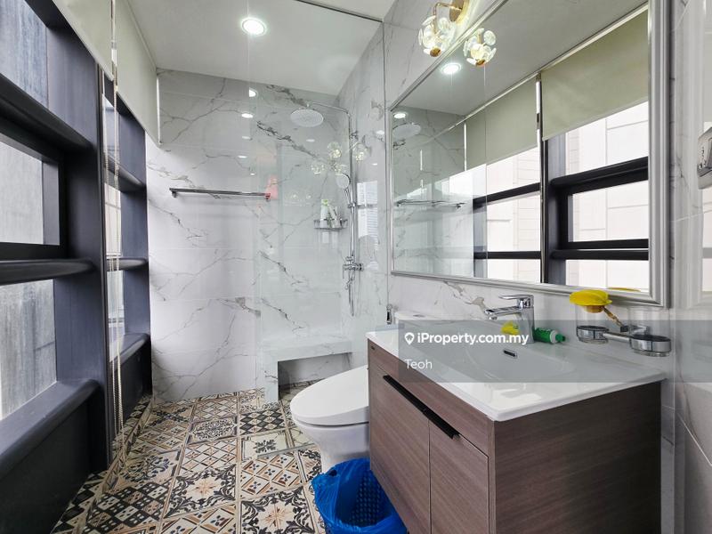 For Rent - Condominium @ The Troika