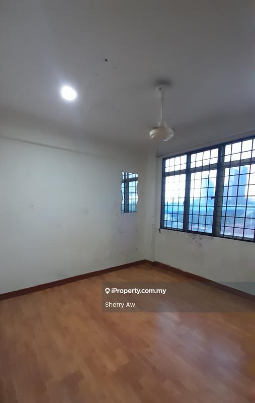 Pangsapuri untuk Dijual di Desa Mentari Apartment oleh Sherry Aw - Living Room - iProperty.com.my