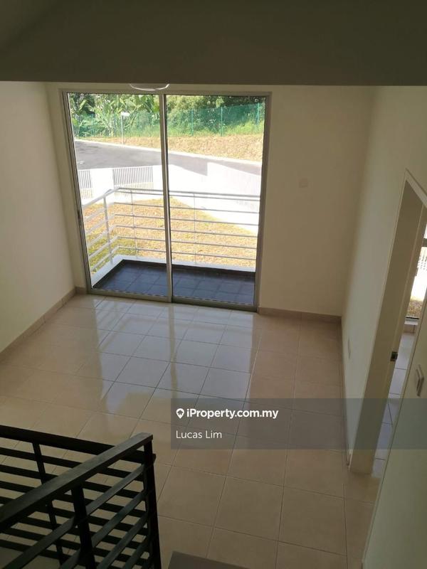 Rumah Teres 3-Tingkat untuk Dijual di Taman Desa Serdang, Seri Kembangan oleh Lucas Lim - iProperty.com.my