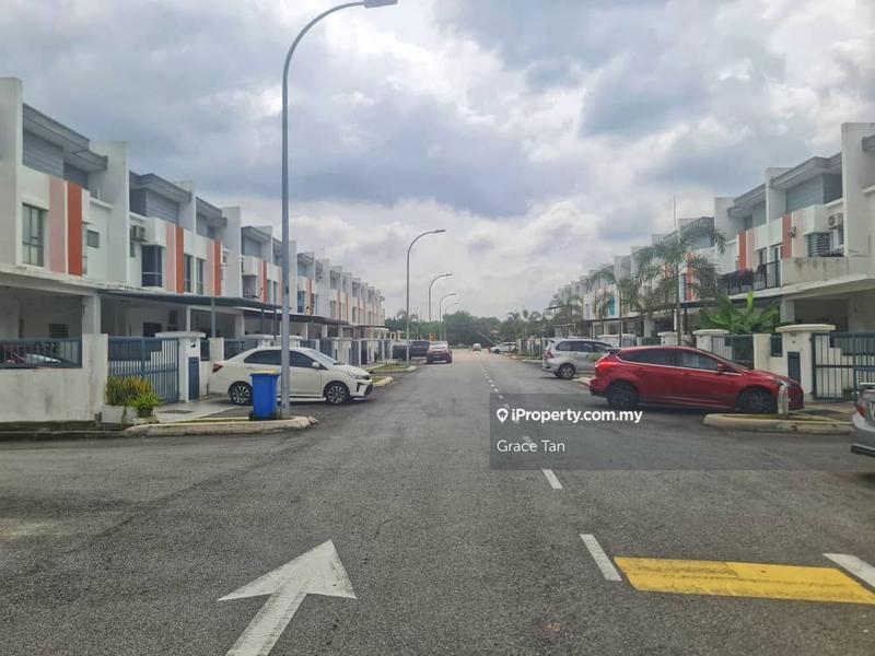 Rumah Berangkai 2 Tingkat untuk Dijual di Telok Panglima Garang, Selangor oleh Grace Tan - iProperty.com.my