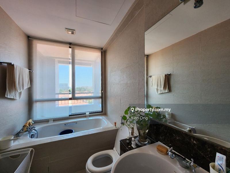 For Sale - Ara Hill Condominium