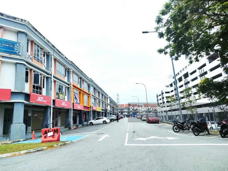 For Rent - Ground Floor Shop 22 x 70 @ Salak Perdana Business Park Salak Tinggi