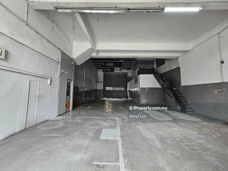 For Sale - ( Corner ) Ara Damansara 1.5Storey Factory For Sale Petaling Jaya PJ