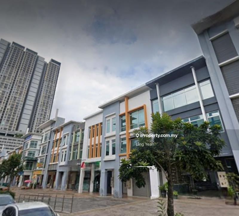 Shop / Office for Sale in Pusat Bandar Putra Permai, Seri Kembangan by Ling Yean - iProperty.com.my