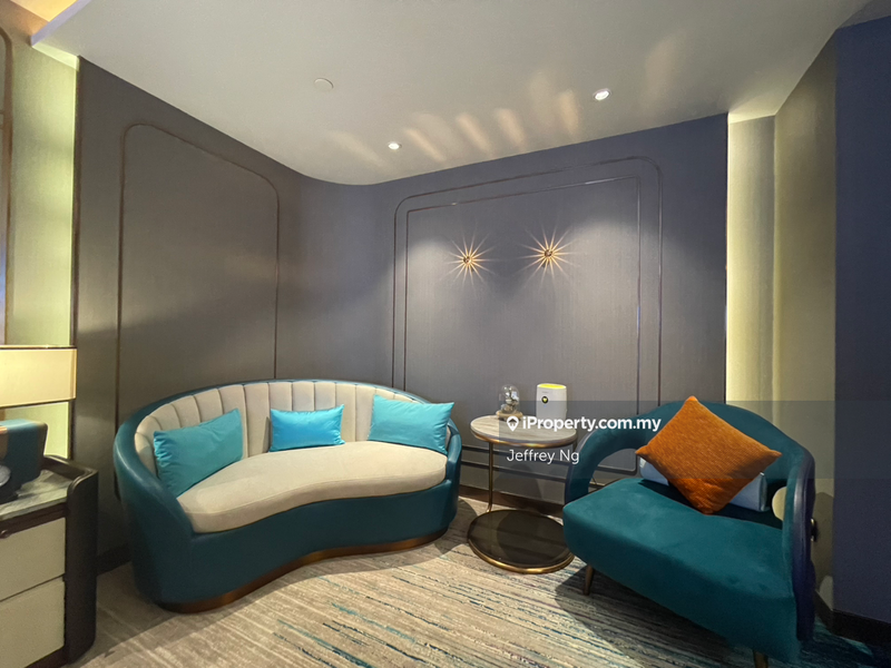 For Sale - Royal Lexis