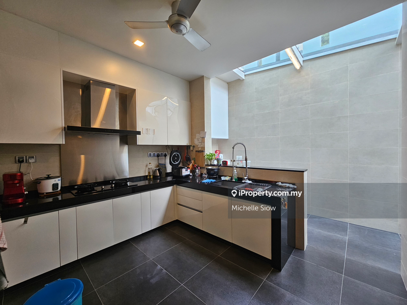 Rumah Berkembar untuk Dijual di Batu 9, Cheras oleh Michelle Siow - iProperty.com.my