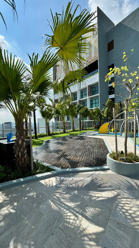 Residensi Servis untuk Disewa di Alfa Bangsar oleh Ashley Foo - Outdoor Playground & BBQ Area - iProperty.com.my