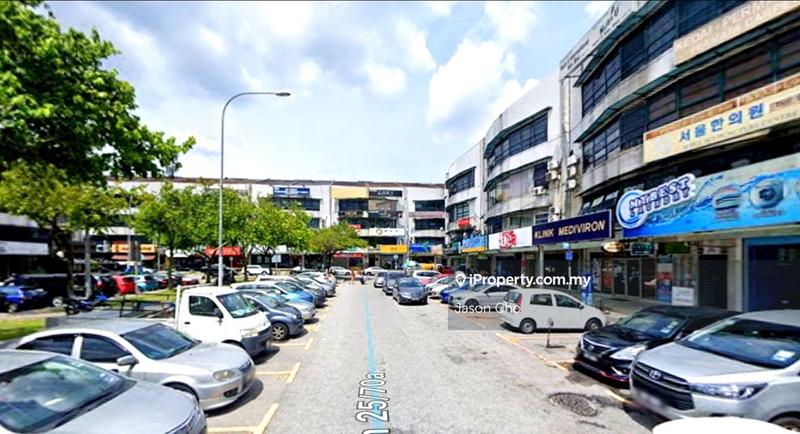 For Sale - GOOD DEAL! POTENTIAL ROI 5% , FREEHOLD