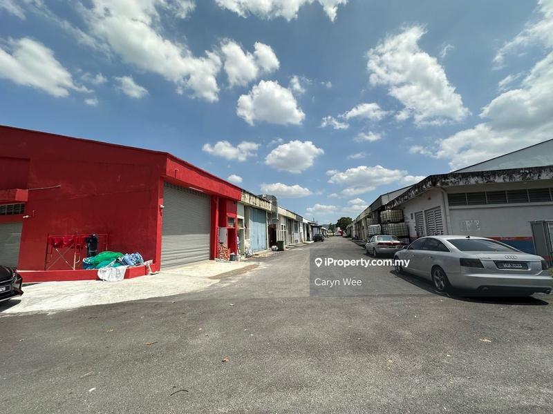 For Sale - GOOD BUY 4.5% ROI 2,000sf factory for sale at Subang Jaya