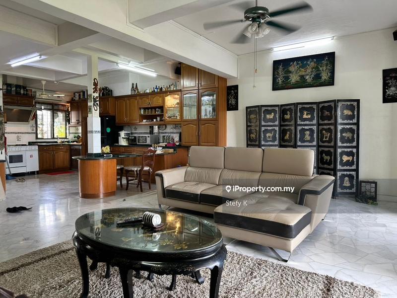 3-storey Terraced House for Sale in Batu Feringghi, Penang by Stefy K - iProperty.com.my