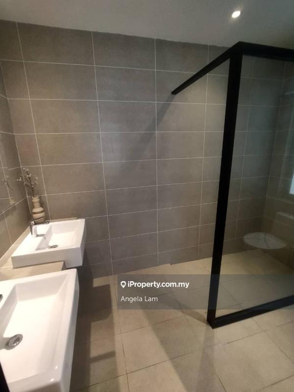 Townhouse for Sale in Petaling jaya, Bandar Utama by Angela Lam - iProperty.com.my