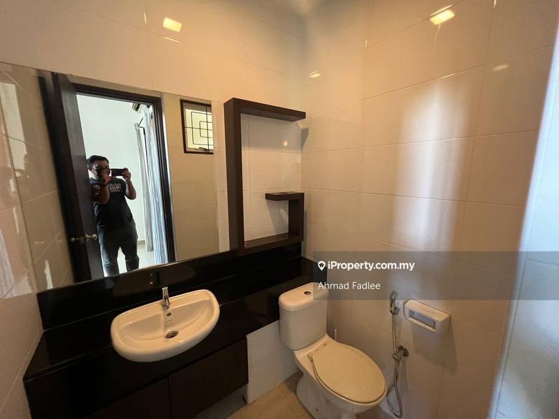 Bungalow House untuk Dijual di Kayangan Heights, Shah Alam oleh Ahmad Fadlee - iProperty.com.my