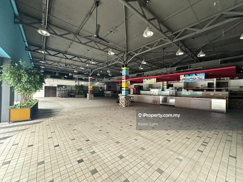 For Rent - High Ceiling Mall Retail Space for rent in KLCC !