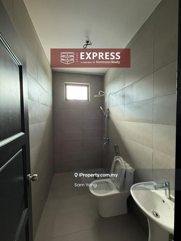 Rumah Teres 2-Tingkat untuk Dijual di Luak Bay, Miri oleh Sam Yong - Bathroom - iProperty.com.my