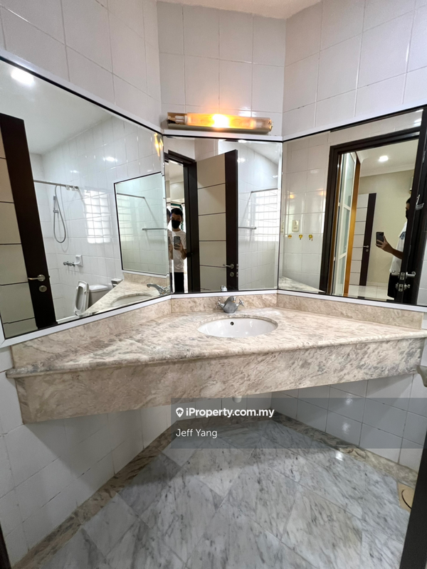 Kondominium untuk Dijual di The Straits View Condominium oleh Jeff Yang - iProperty.com.my