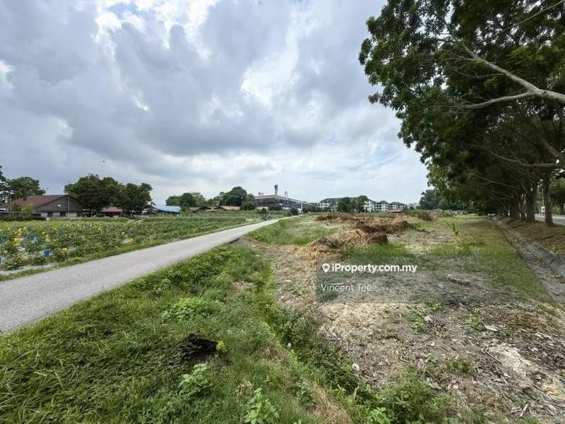 For Sale - 1.23 Acre Freehold Zone Commercial Batu Berendam Melaka