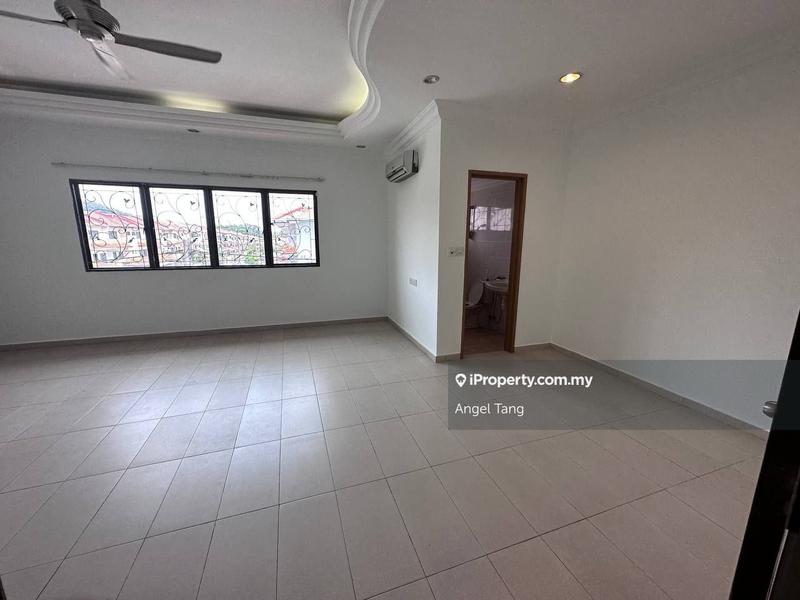 Rumah Berangkai 2.5 Tingkat untuk Dijual di BU 6,Near park, Bandar Utama, Ample parking, Bandar Utama oleh Angel Tang - iProperty.com.my