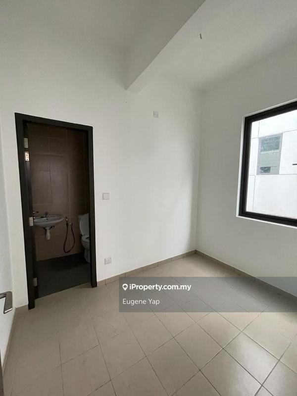 Rumah Teres 3-Tingkat untuk Dijual di Bukit Rahman Putra, Sungai Buloh oleh Eugene Yap - iProperty.com.my