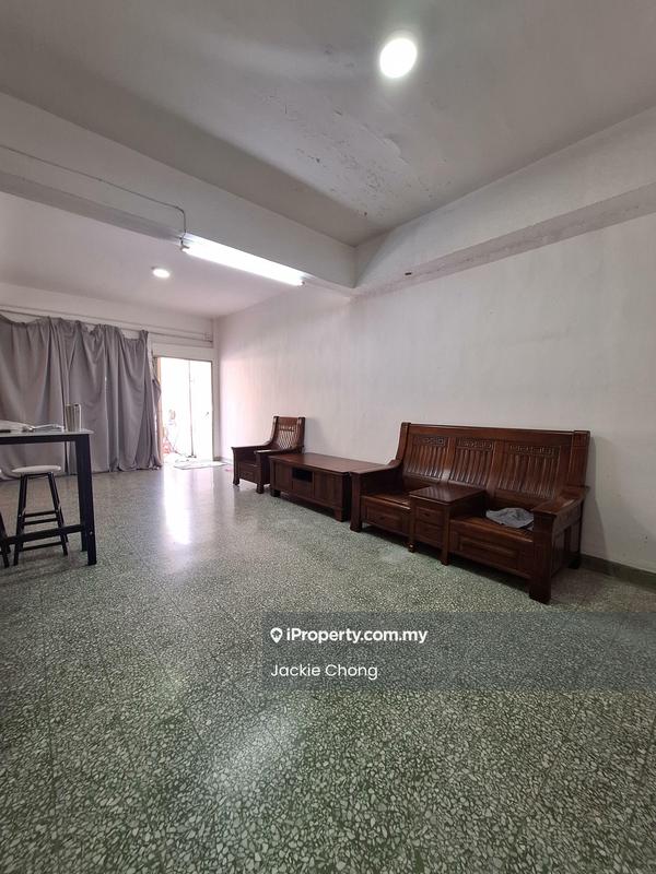 2-storey Terraced House for Sale in Taman Overseas Union (Taman Oug), Jalan Klang Lama (Old Klang Road) by Jackie Chong - Living Room - iProperty.com.my
