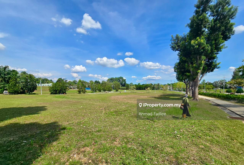 Banglo Tanah untuk Dijual di Presint 11, Presint 11 oleh Ahmad Fadlee - iProperty.com.my