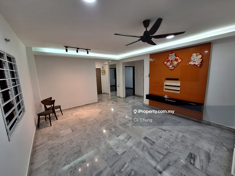 For Rent - Aman Puri Apartment