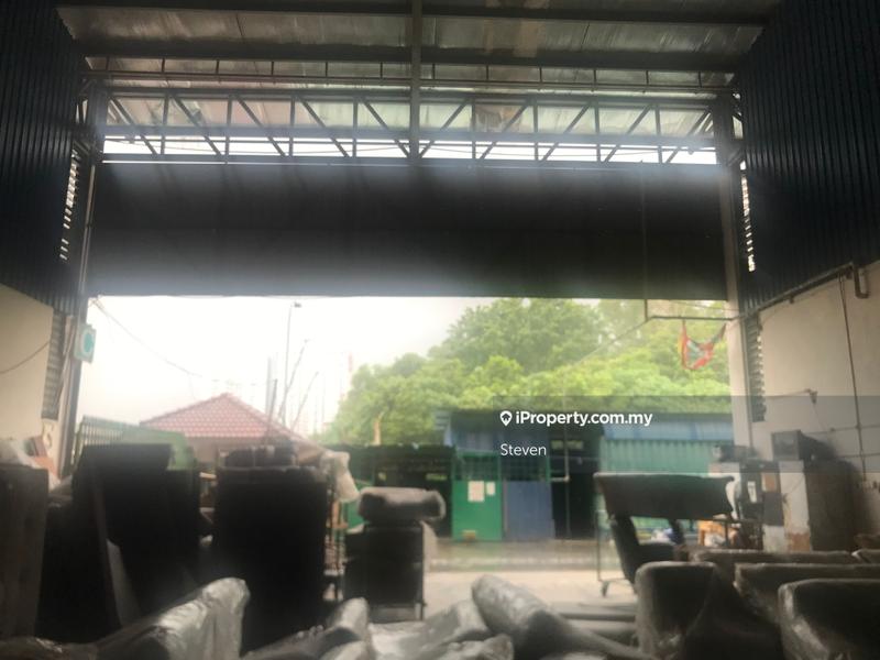 Gudang untuk Dijual di Semenyih Big Sofa Factory, Semenyih oleh Steven - iProperty.com.my