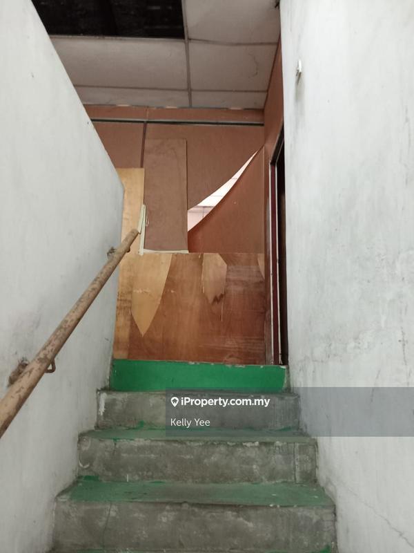 For Rent - 1.5 Storey Light Industrial Shoplot @ Taman Perindustrian Ringan Usahajaya for Rent