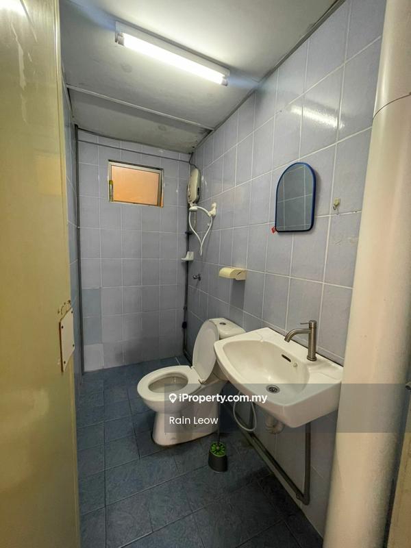 Condominium for Rent in Angkasa Condominiums by Rain Leow - Bathroom - iProperty.com.my